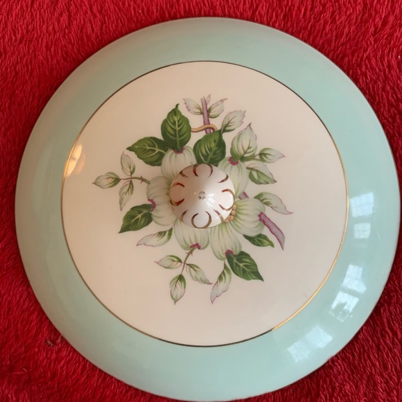 Vintage Johnson’s Bros Covered Vegetable Dish - Picture 7 of 11
